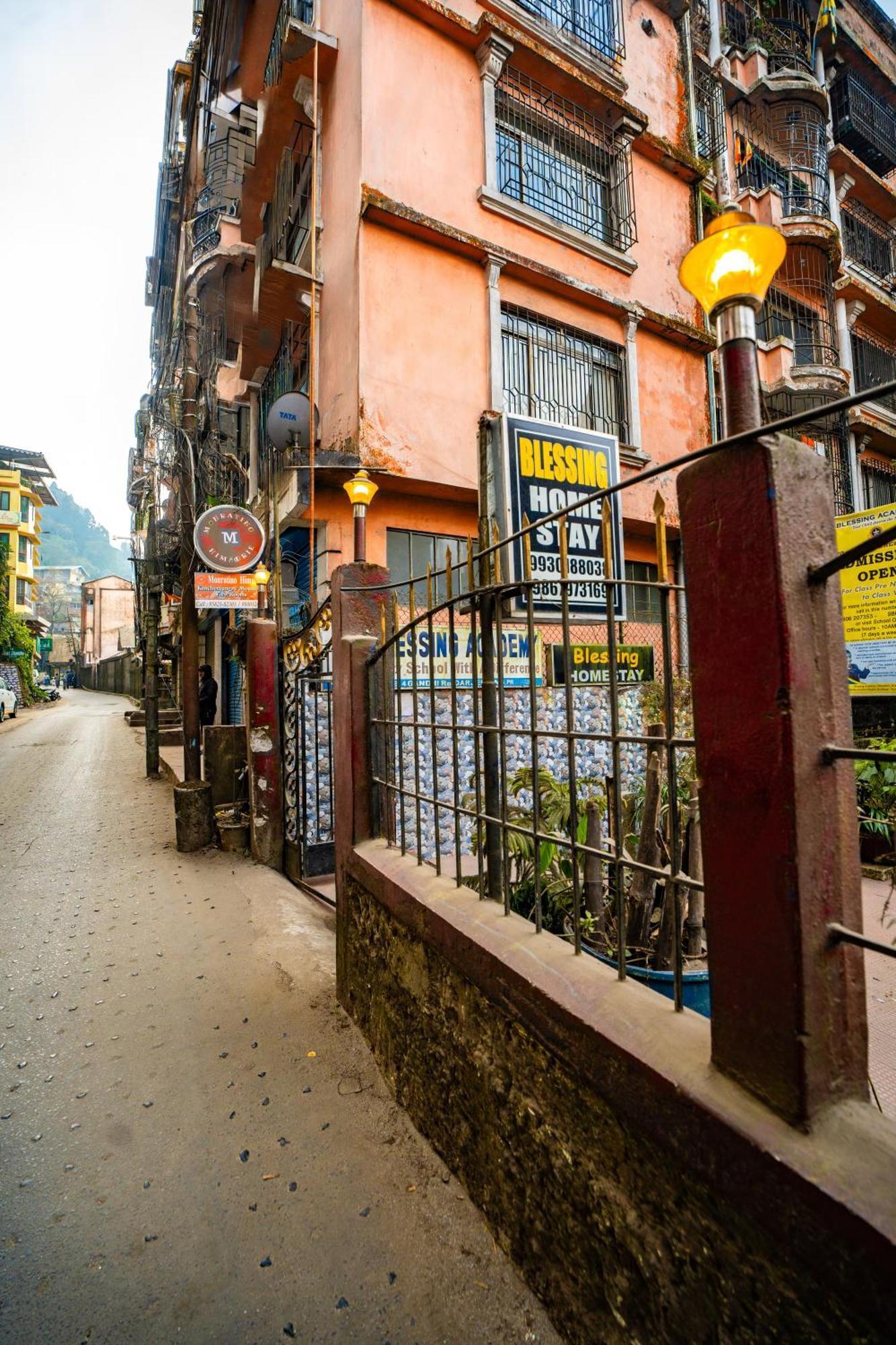 Monratino Himadrie -2 Mins Walk From Mall Road - All Rooms Have Kanchenjunga Mountain View Darjeeling (West Bengal) Exterior foto