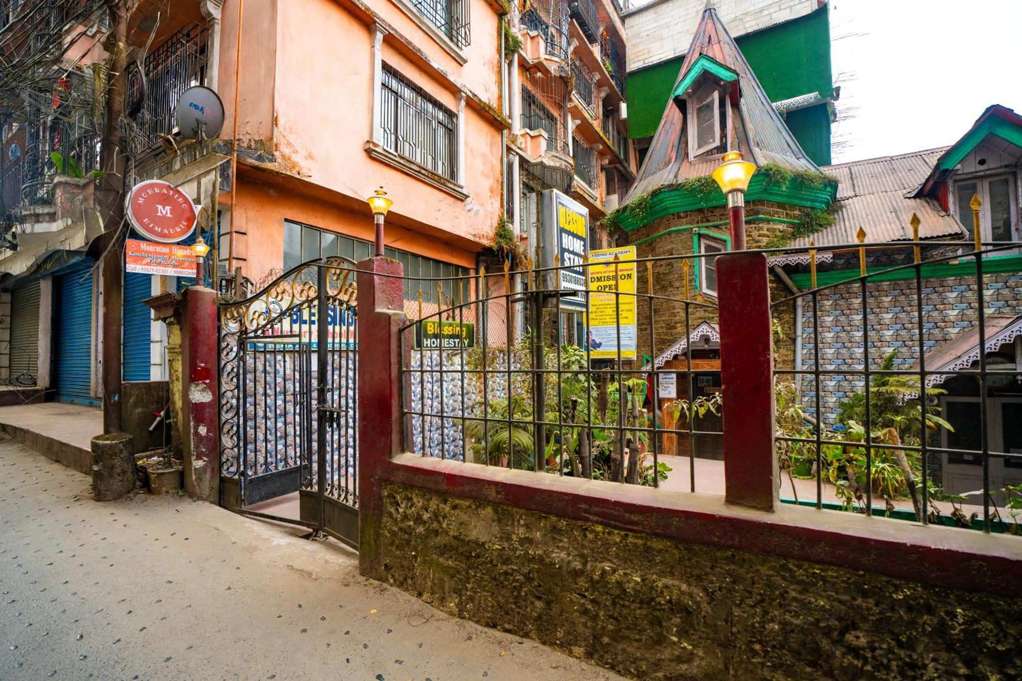 Monratino Himadrie -2 Mins Walk From Mall Road - All Rooms Have Kanchenjunga Mountain View Darjeeling (West Bengal) Exterior foto